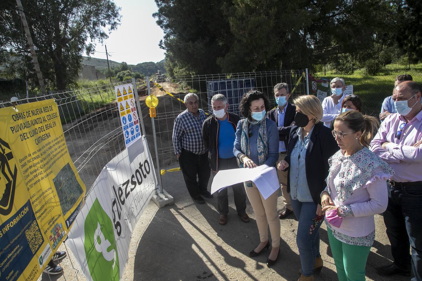 Fotos: Comunidad y Adif frenan en el Llano del Beal la eliminación de los vertidos mineros