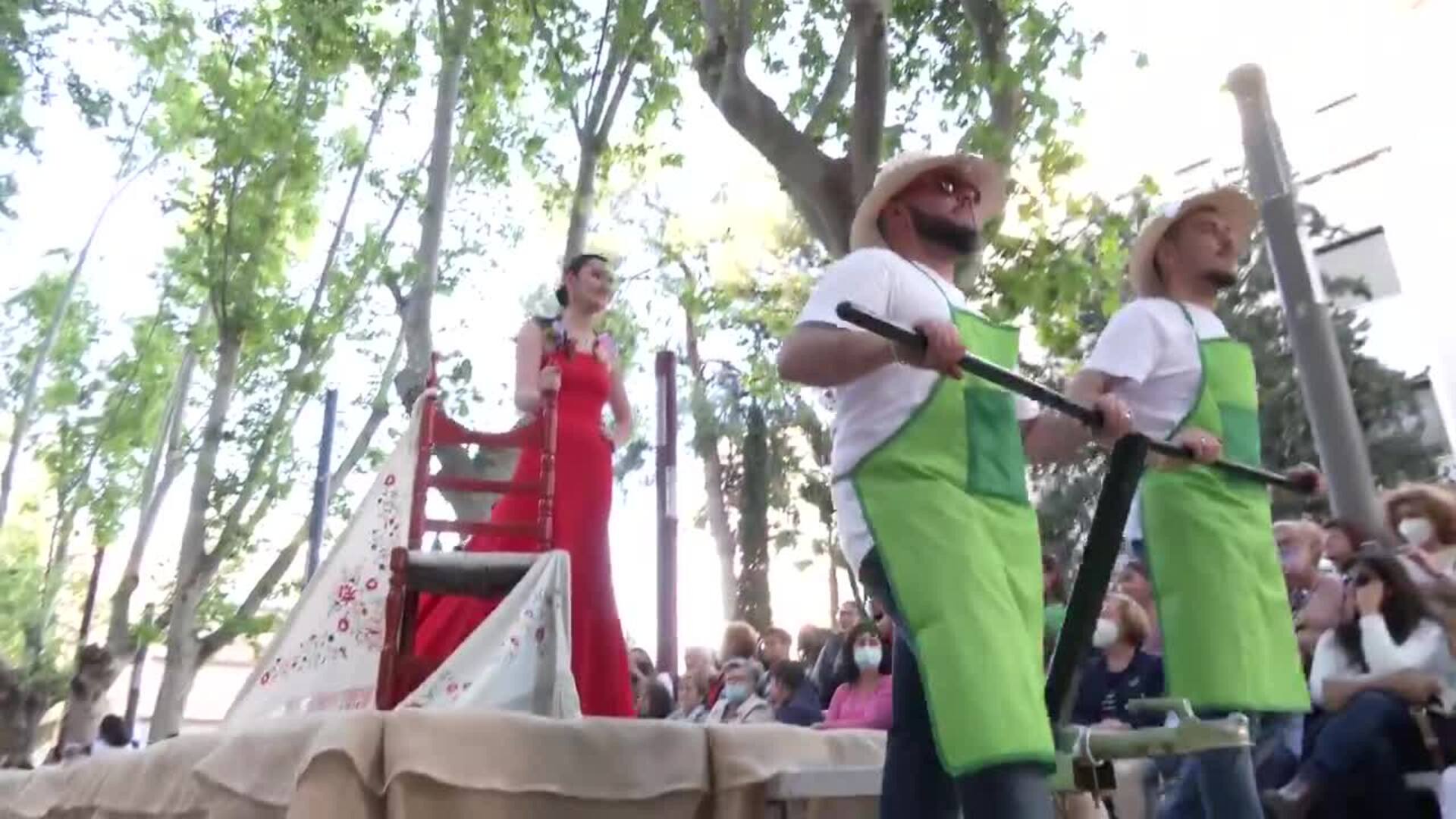 La Batalla de las Flores vuelve a recorrer Murcia