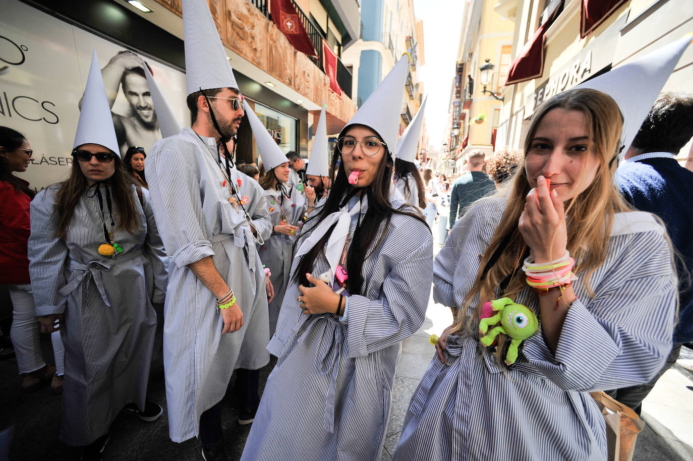 Fotos: El pasacalles de los grupos sardineros, en imágenes