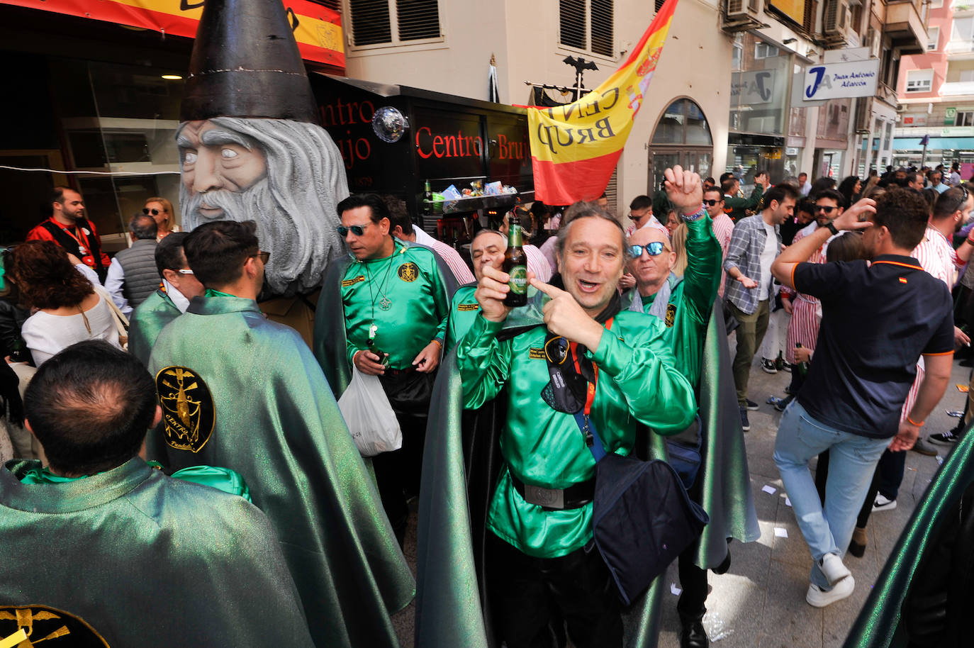 Fotos: El pasacalles de los grupos sardineros, en imágenes