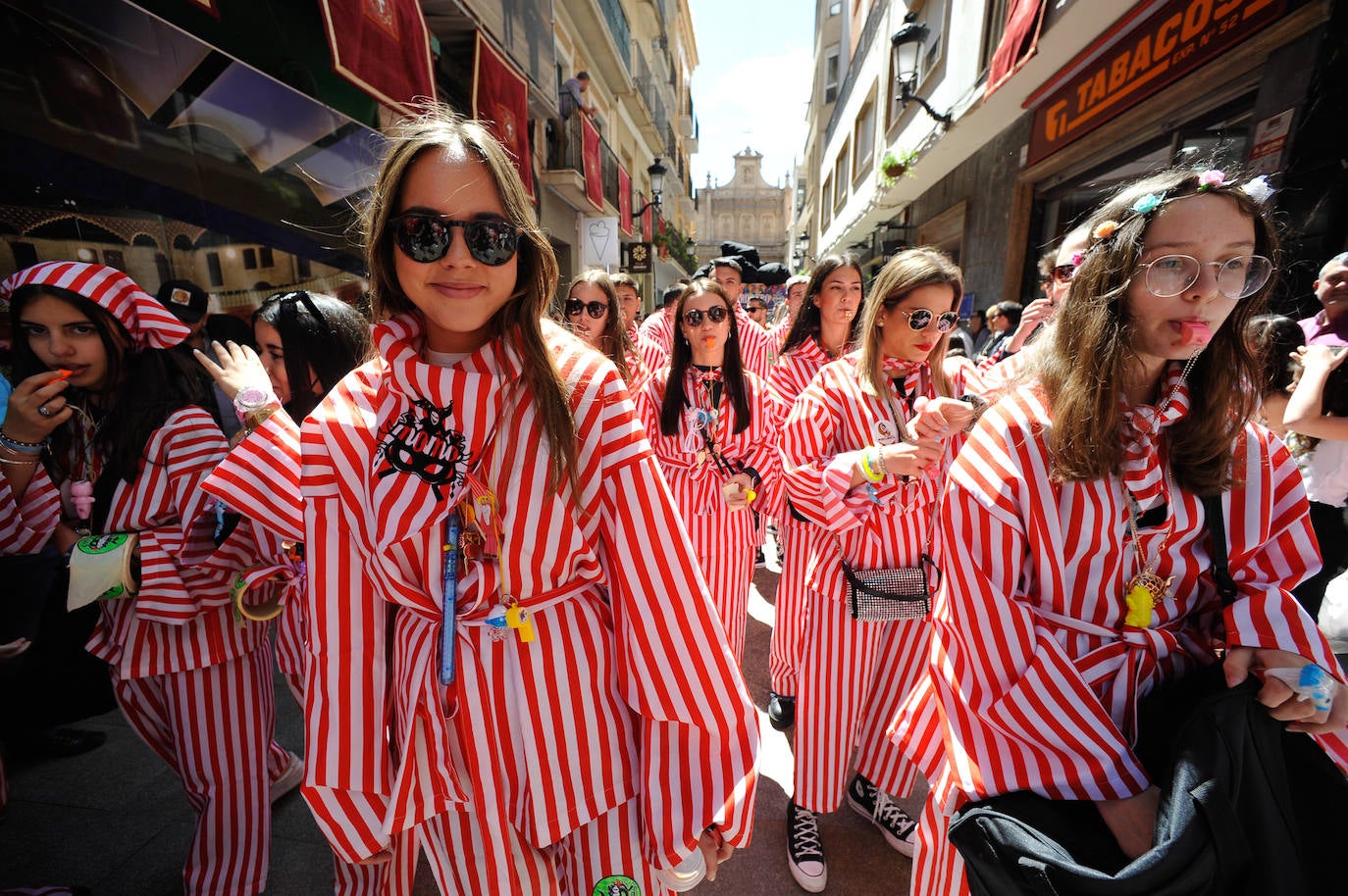 Fotos: El pasacalles de los grupos sardineros, en imágenes