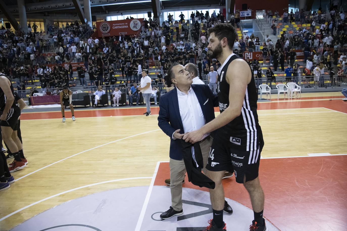 Fotos: La victoria del CB Cartagena frente al Basket Navarra, en imágenes