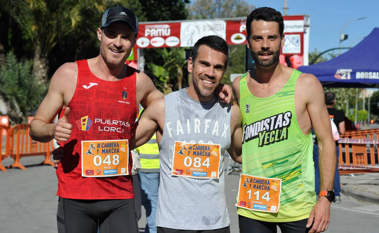 Los tres primeros clasificados de la categoría 5K.