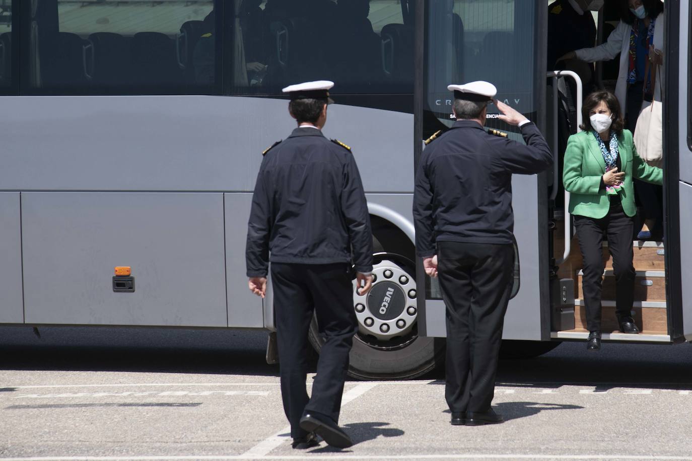 Fotos: La visita de la ministra de Defensa, Margarita Robles, al centro de buceo de la Armada, en imágenes