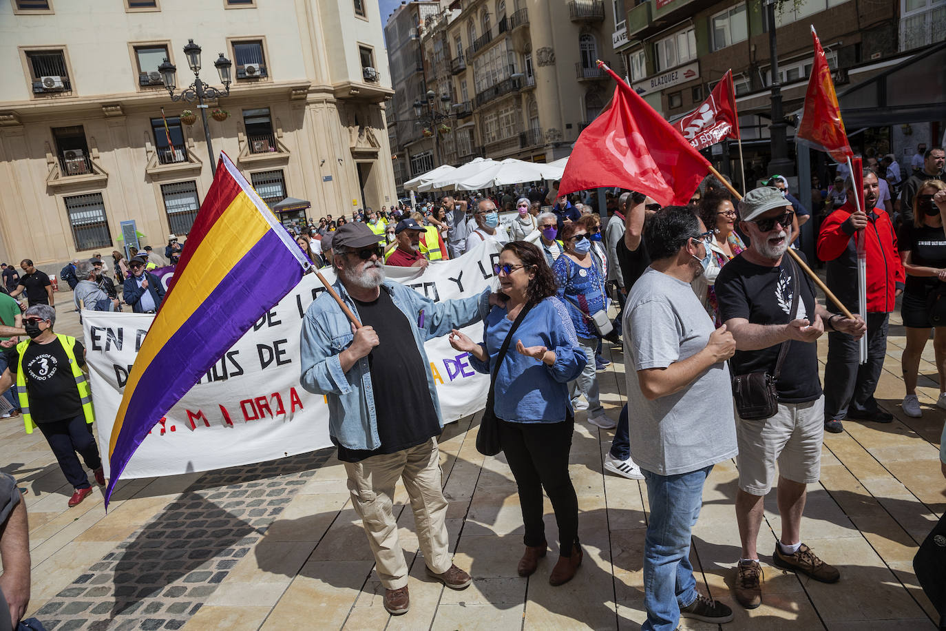 Fotos: Trabajadores y sindicatos exigen en Cartagena medidas urgentes ante la inflación y actualizar los convenios