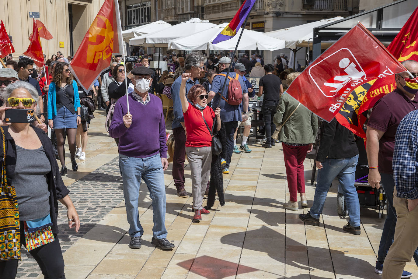 Fotos: Trabajadores y sindicatos exigen en Cartagena medidas urgentes ante la inflación y actualizar los convenios