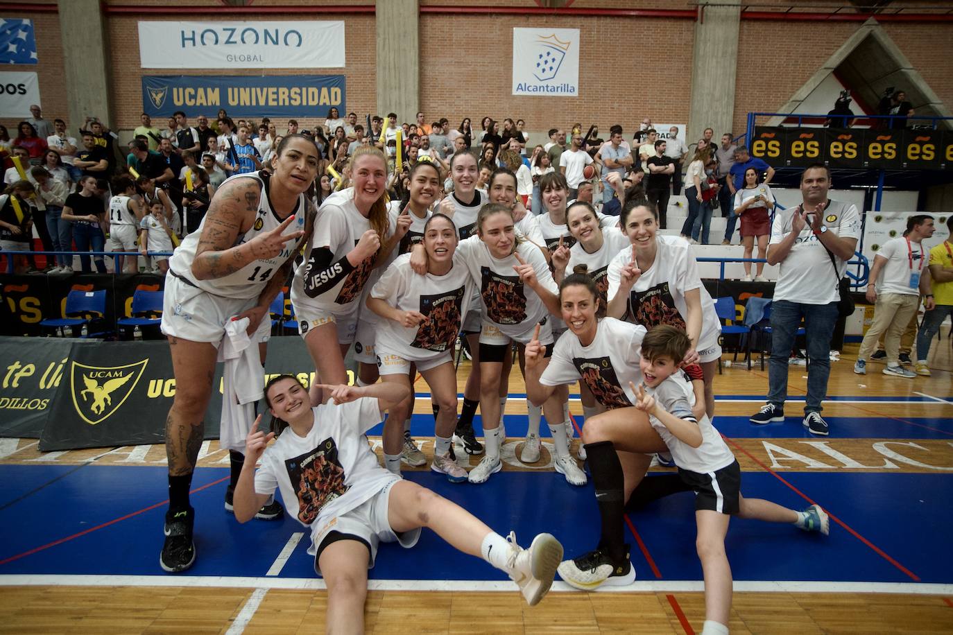 Fotos: El Hozono Global Jairis hace historia y asciende, por primera vez, a la Liga Femenina Endesa
