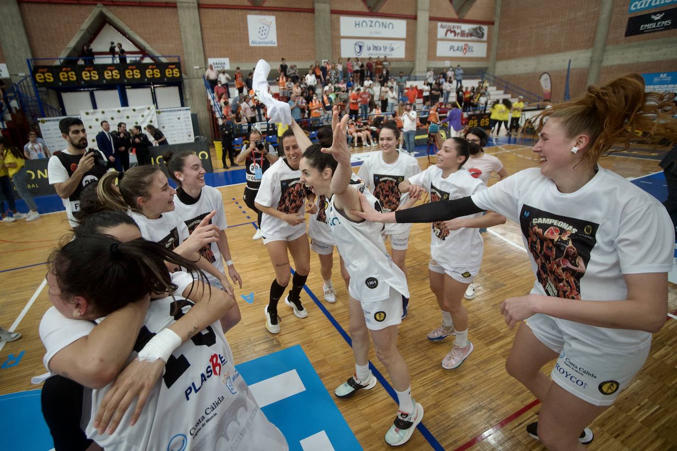 Fotos: El Hozono Global Jairis hace historia y asciende, por primera vez, a la Liga Femenina Endesa