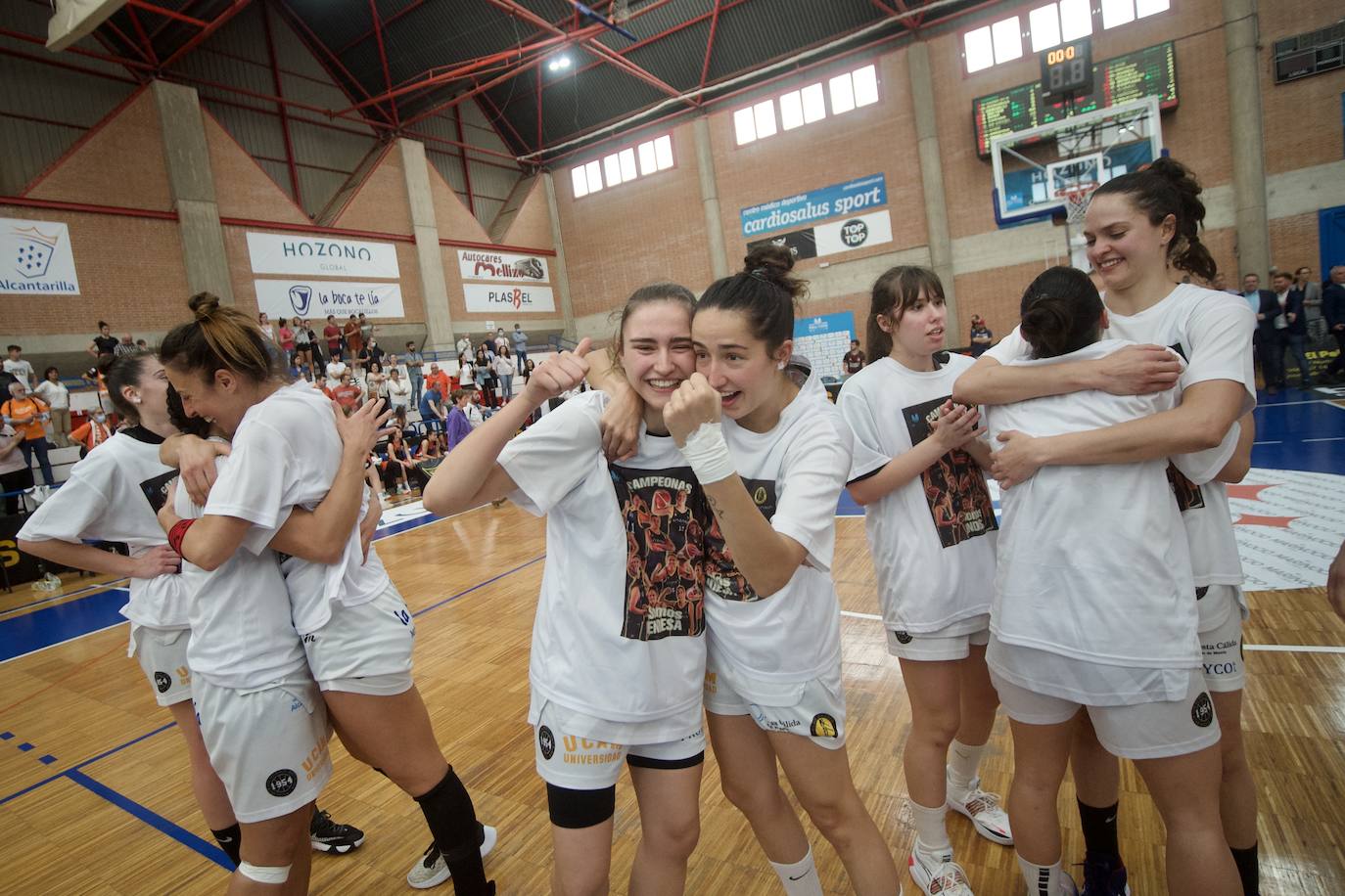Fotos: El Hozono Global Jairis hace historia y asciende, por primera vez, a la Liga Femenina Endesa