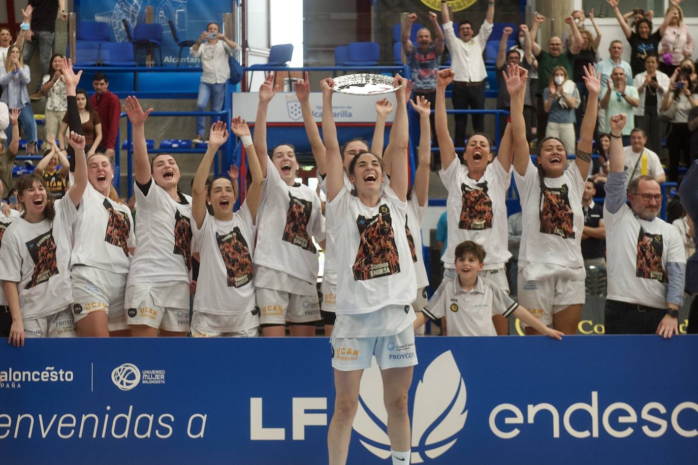 Fotos: El Hozono Global Jairis hace historia y asciende, por primera vez, a la Liga Femenina Endesa