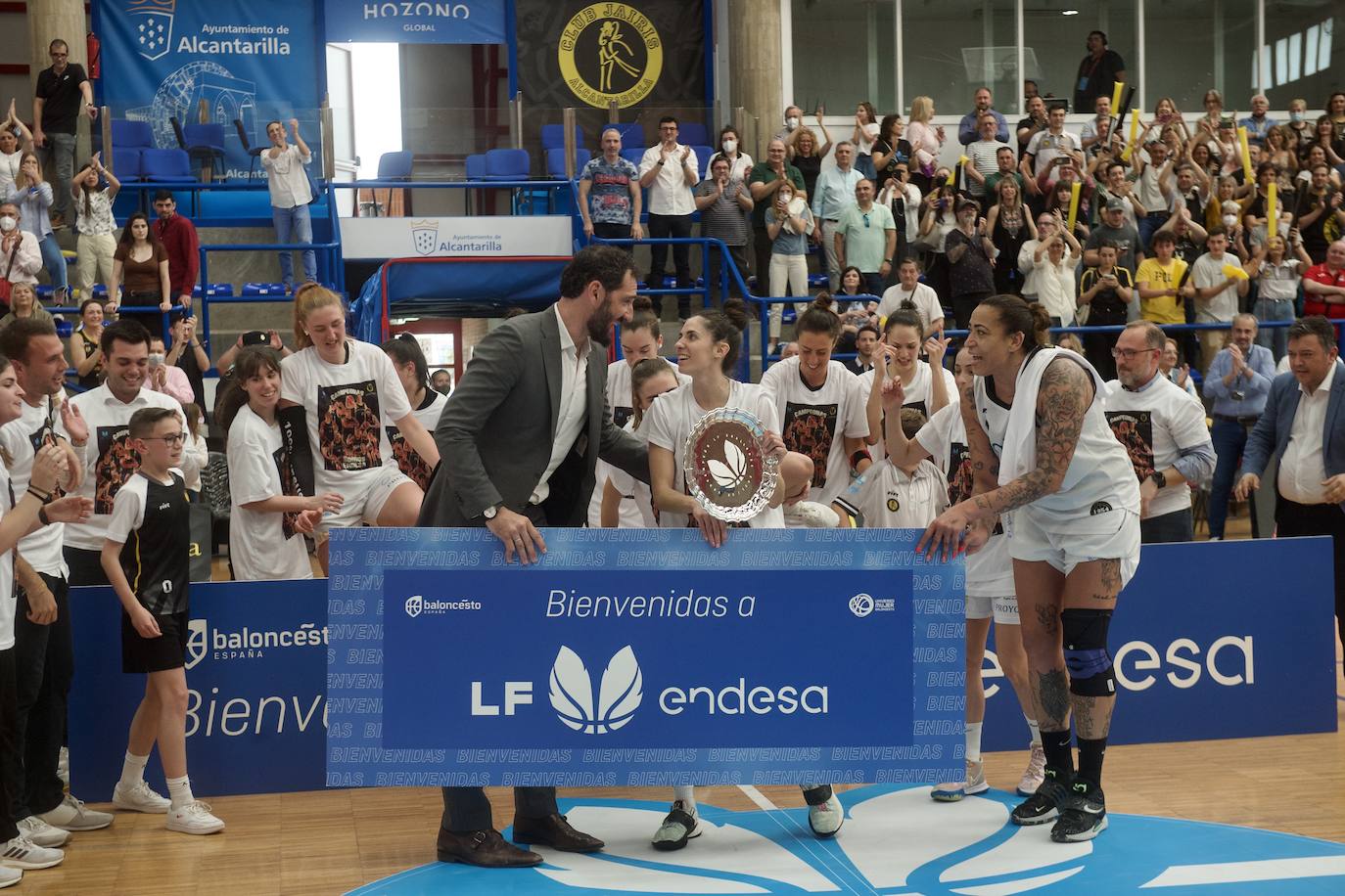 Fotos: El Hozono Global Jairis hace historia y asciende, por primera vez, a la Liga Femenina Endesa
