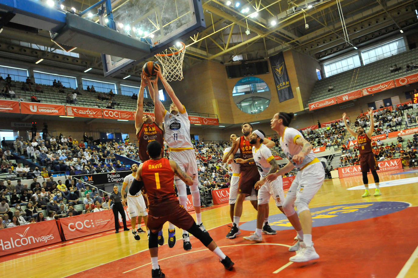 Fotos: El UCAM vuelve a los puestos de &#039;playoff&#039;