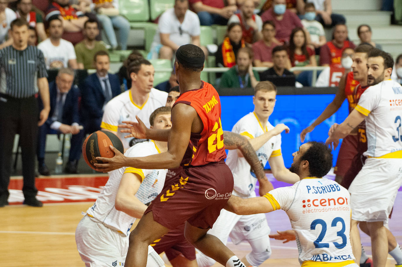 Fotos: El UCAM vuelve a los puestos de &#039;playoff&#039;