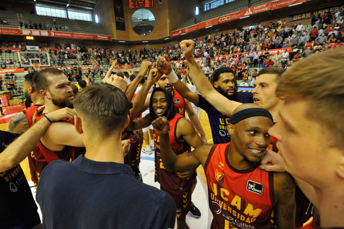 Fotos: El UCAM vuelve a los puestos de &#039;playoff&#039;