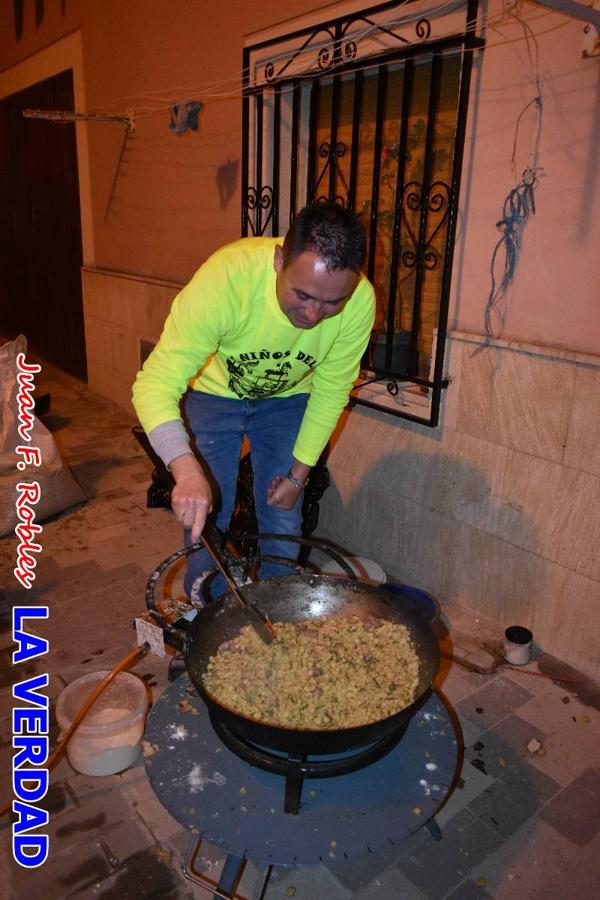 La peña «Los Mataos» logró por tercera vez alzarse con el primer premio del Concurso de la Noche de las Migas en la categoría de peñas; entre los grupos de vecinos del Hoyo, el primer puesto fue la peña «La Cruz». 