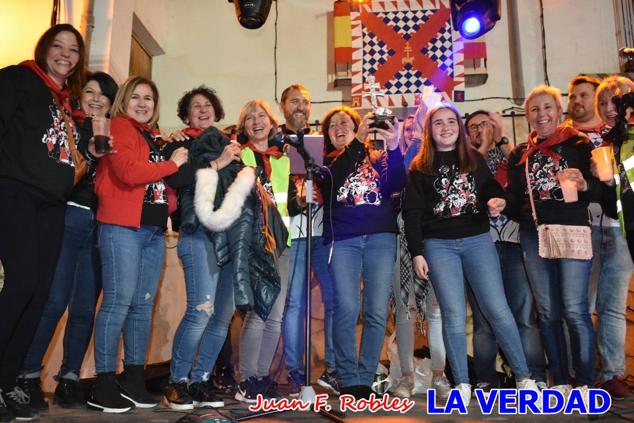 La peña «Los Mataos» logró por tercera vez alzarse con el primer premio del Concurso de la Noche de las Migas en la categoría de peñas; entre los grupos de vecinos del Hoyo, el primer puesto fue la peña «La Cruz». 