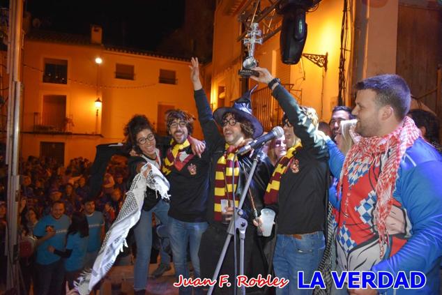 La peña «Los Mataos» logró por tercera vez alzarse con el primer premio del Concurso de la Noche de las Migas en la categoría de peñas; entre los grupos de vecinos del Hoyo, el primer puesto fue la peña «La Cruz». 