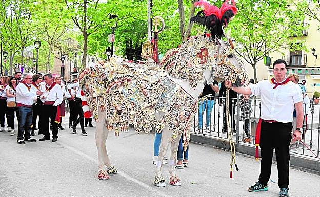 El caballo de la peña Terry se hizo con el primer puesto del Concurso de Enjaezamiento.