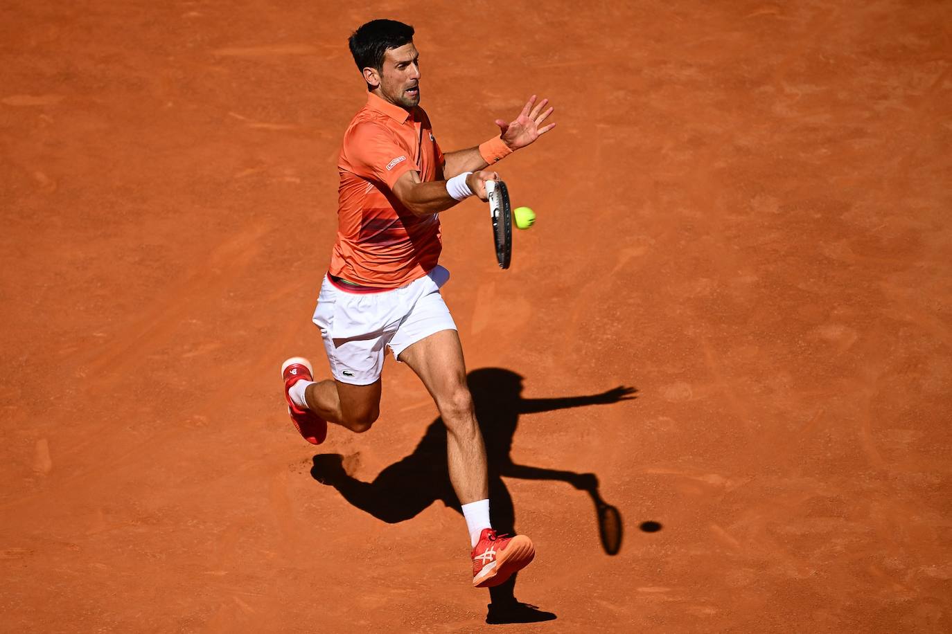 Fotos: La victoria de Carlos Alcaraz ante Novak Djokovic en el Masters de Madrid, en imágenes