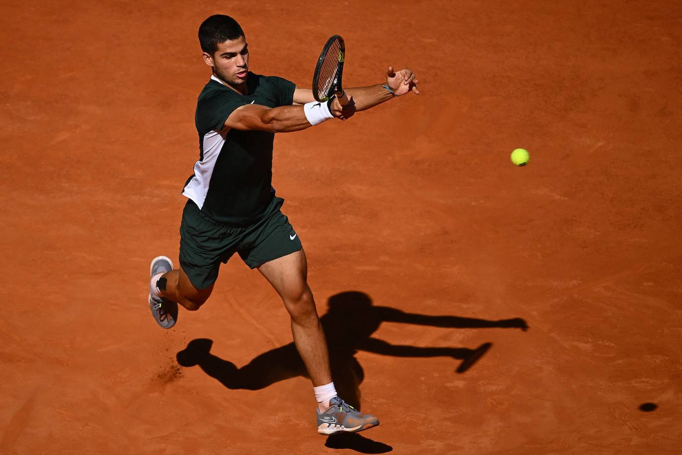 Fotos: La victoria de Carlos Alcaraz ante Novak Djokovic en el Masters de Madrid, en imágenes