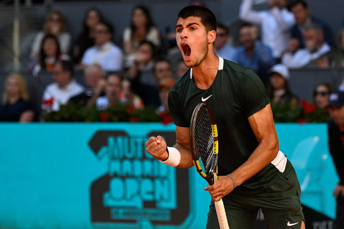 Fotos: La victoria de Carlos Alcaraz ante Novak Djokovic en el Masters de Madrid, en imágenes