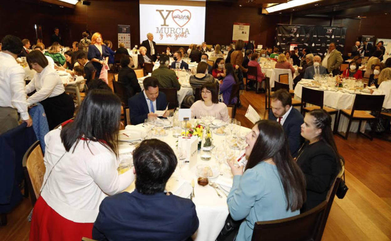 La cena solidaria celebrada en el Hotel Nelva de Murcia.