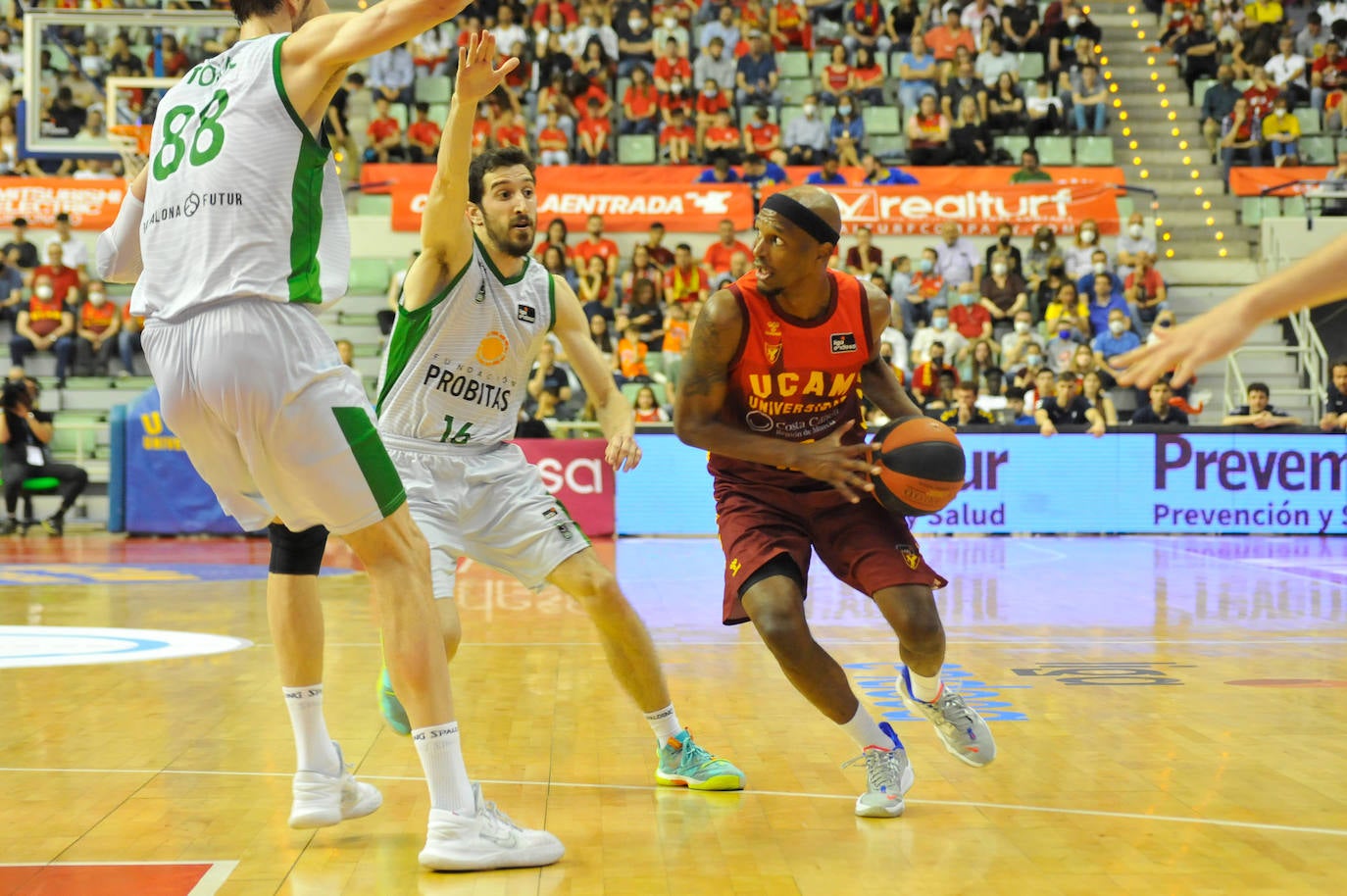 Fotos: La derrota del UCAM Murcia frente al Joventut, en imágenes