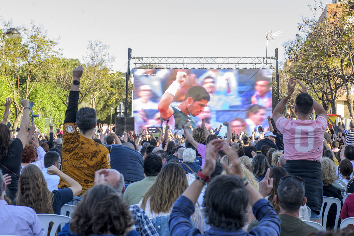 Fotos: Carlos Alcaraz hace estallar de alegría a sus vecinos y amigos