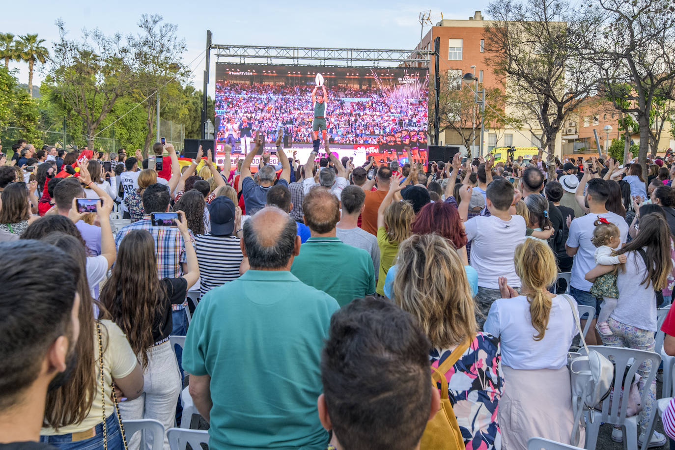 Fotos: Carlos Alcaraz hace estallar de alegría a sus vecinos y amigos