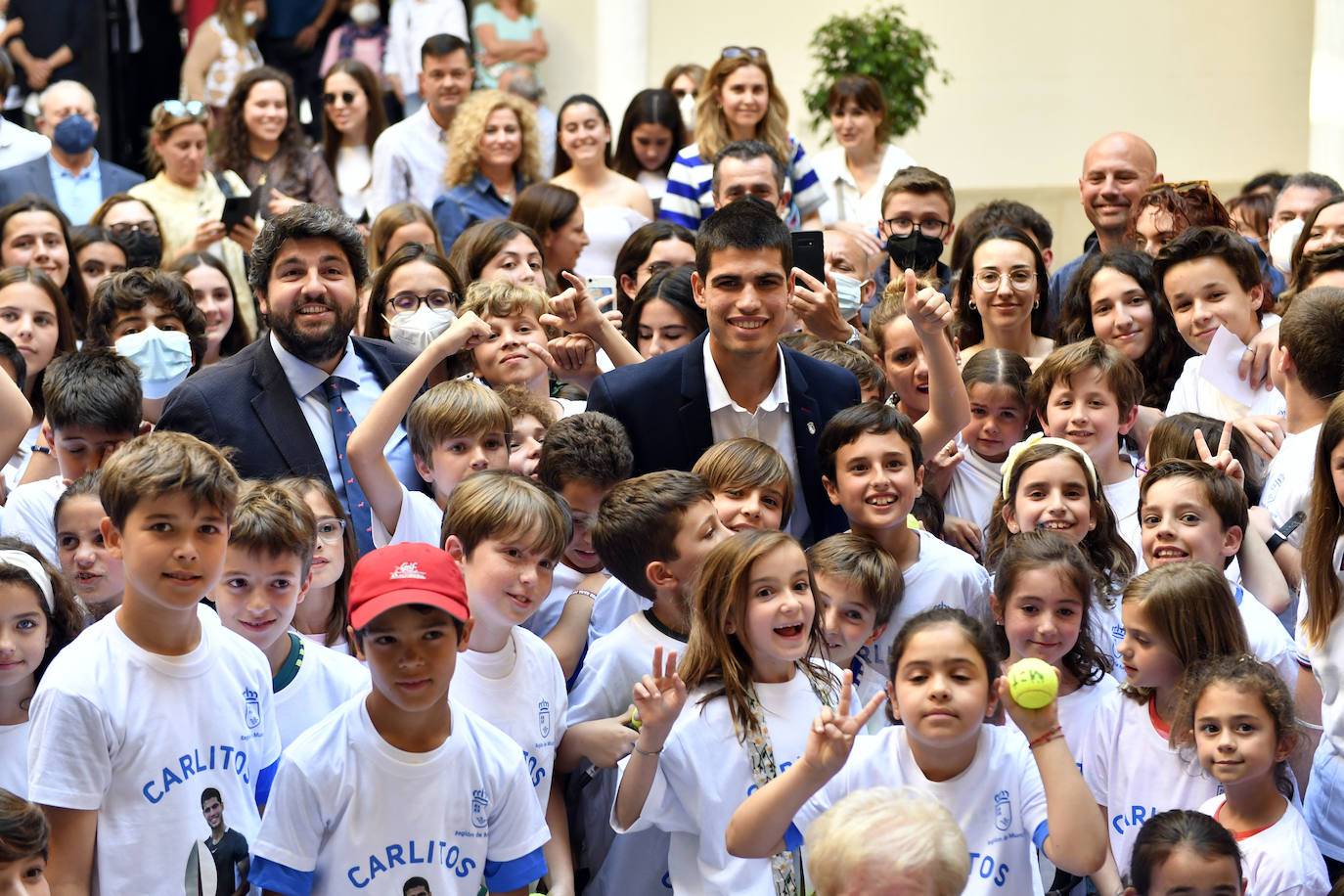 Fotos: Carlos Alcaraz en su encuentro con jóvenes tenistas de la Región de Murcia