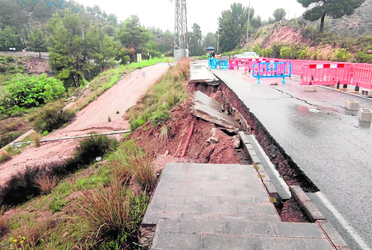 Estado en el que ha quedado la calzada tras las últimas lluvias. 