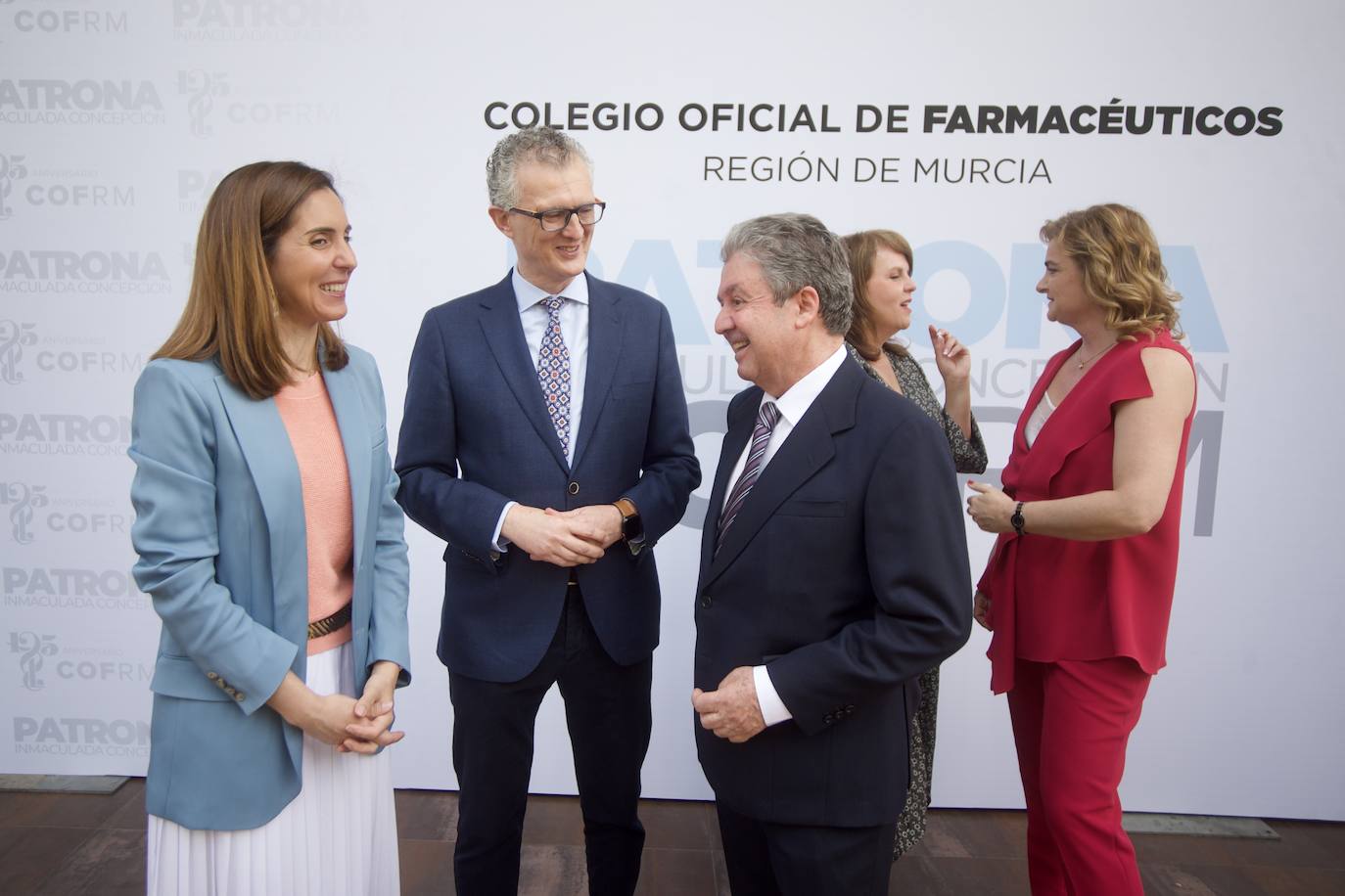 Fotos: El Colegio de Farmaceúticos de la Región de Murcia entrega sus condecoraciones