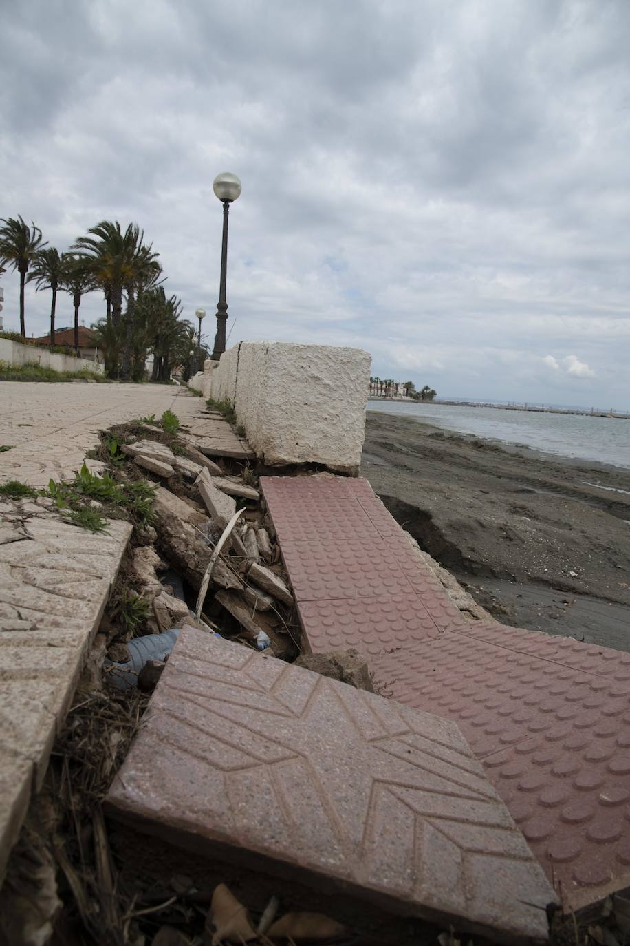 Fotos: Calles destrozadas en Los Nietos y Los Urrutias