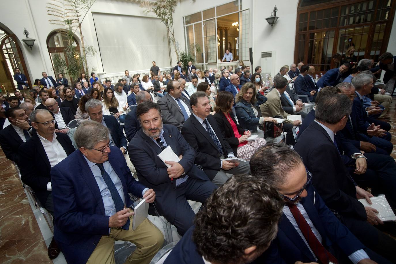 Fotos: Jornada &#039;Retos y oportunidades para el sector empresarial&#039;, en Murcia