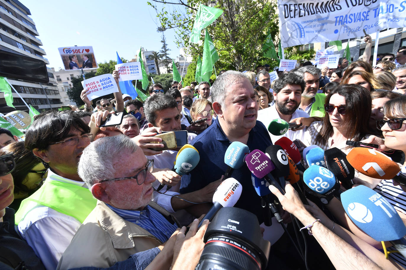 Fotos: Manifestación de los regantes del Trasvase en Alicante, este martes 17 de mayo
