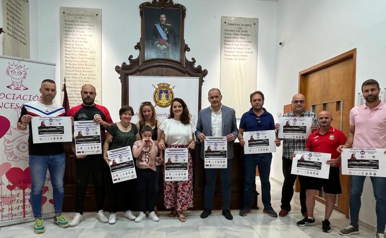 Presentación del partido de fútbol benéfico. 