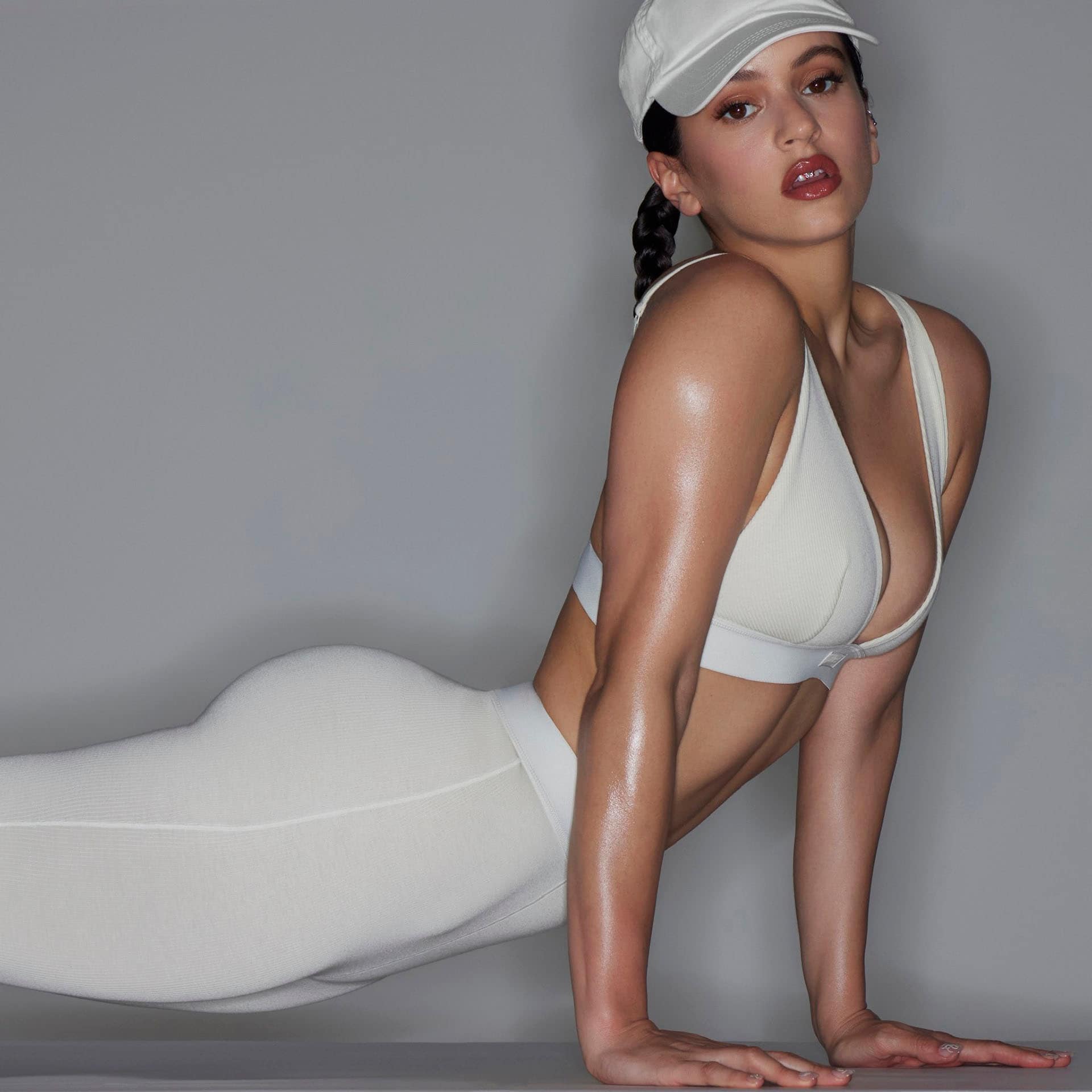 Rosalía se pone la ropa interior de Kim Kardashian | La Verdad