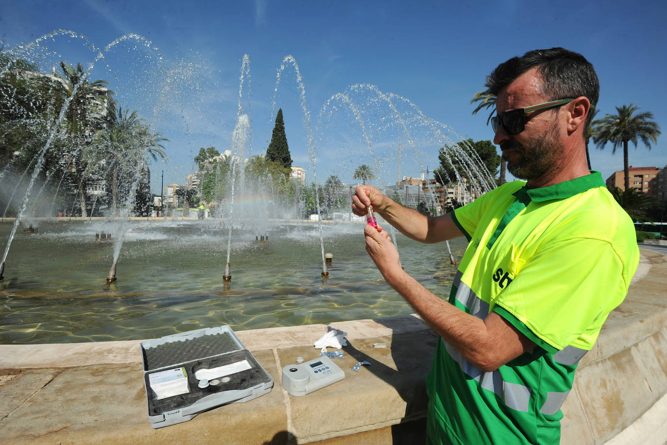 Fotos: Murcia inicia la lucha contra la legionela en un centenar de fuentes