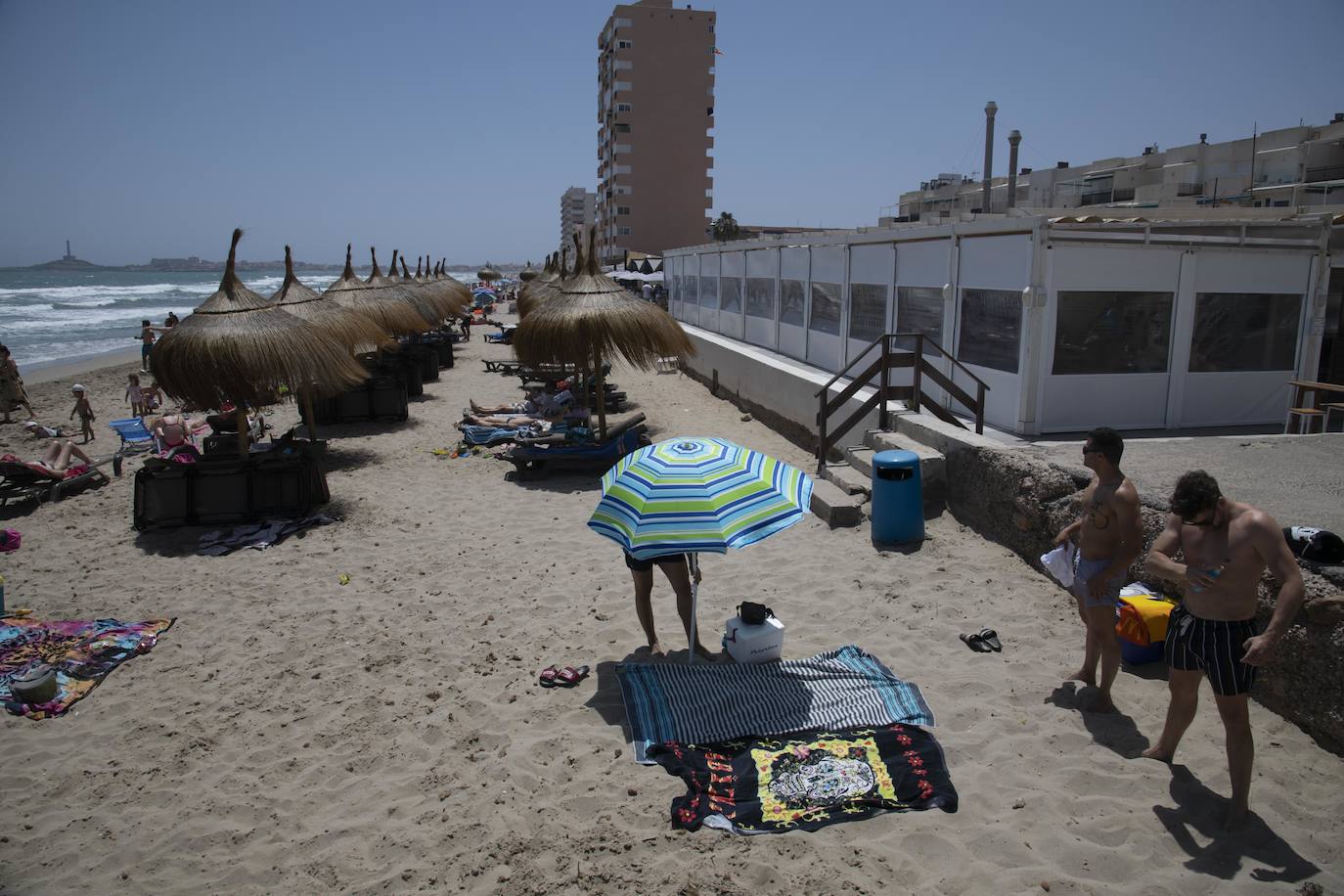 Fotos: El verano también se adelanta en las playas de la Región de Murcia