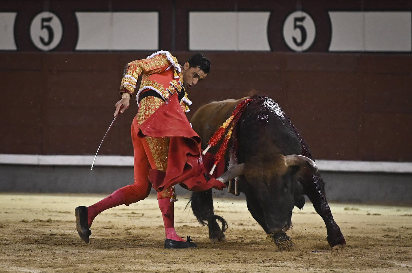 Fotos: Paco Ureña corta una oreja en la corrida de la Feria de San Isidro en Las Ventas