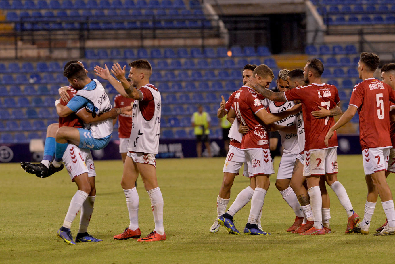 Fotos: La victoria del Real Murcia ante el Rayo Cantabria, en imágenes