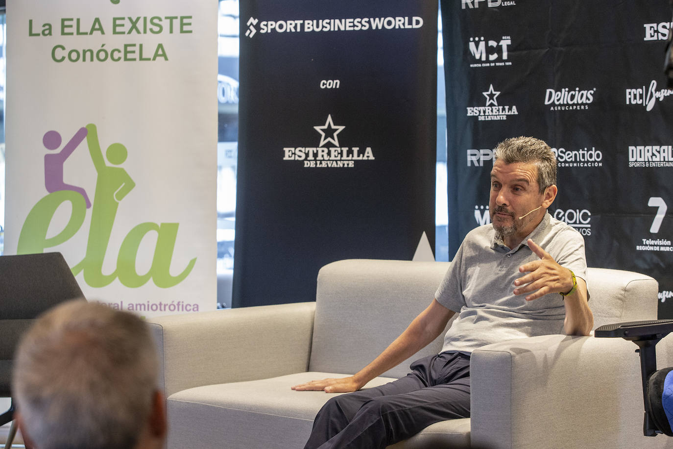 Fotos: Unzué regala una lección de vida en el Cartagonova