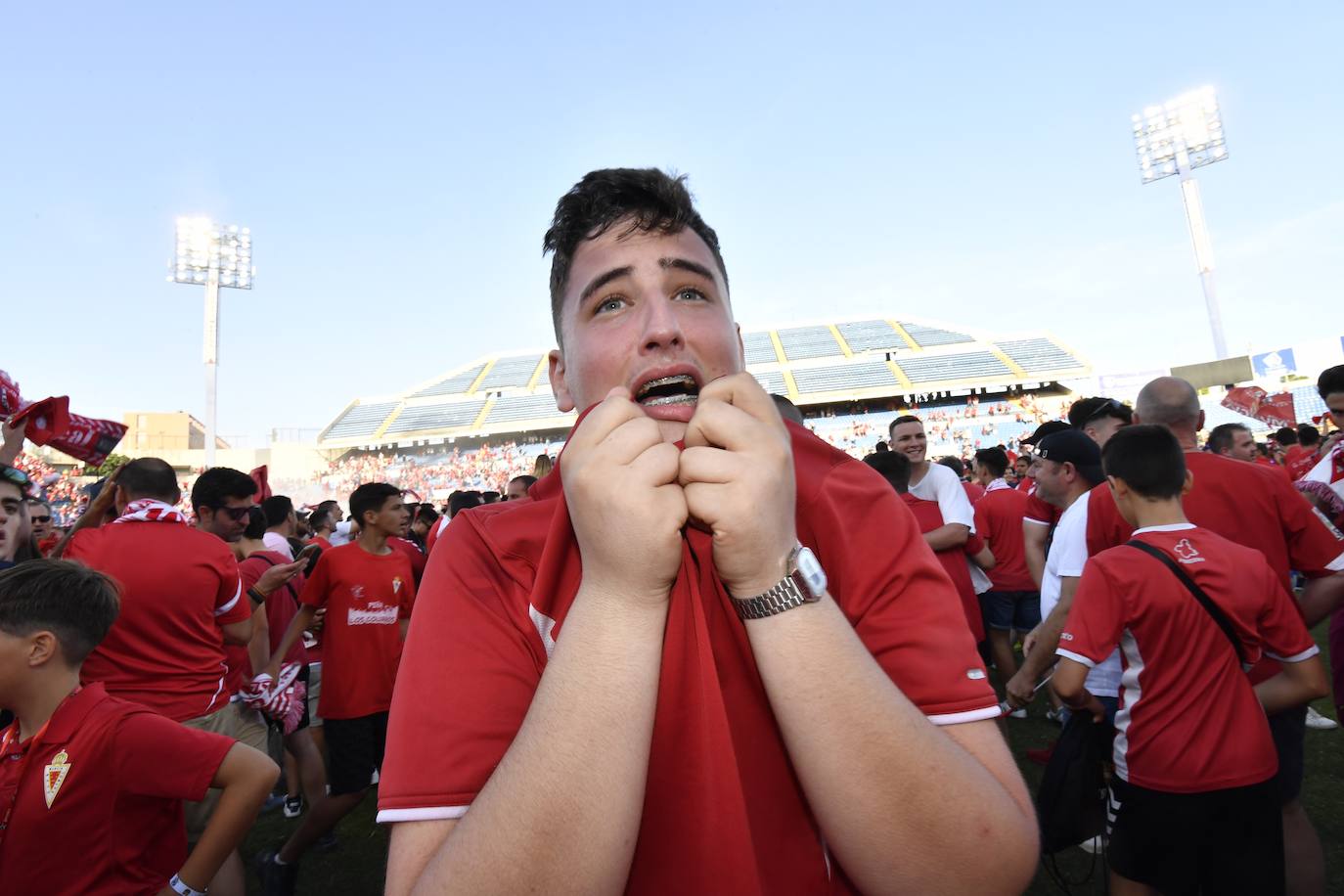 Fotos: La celebración del ascenso del Real Murcia tras el partido, en imágenes