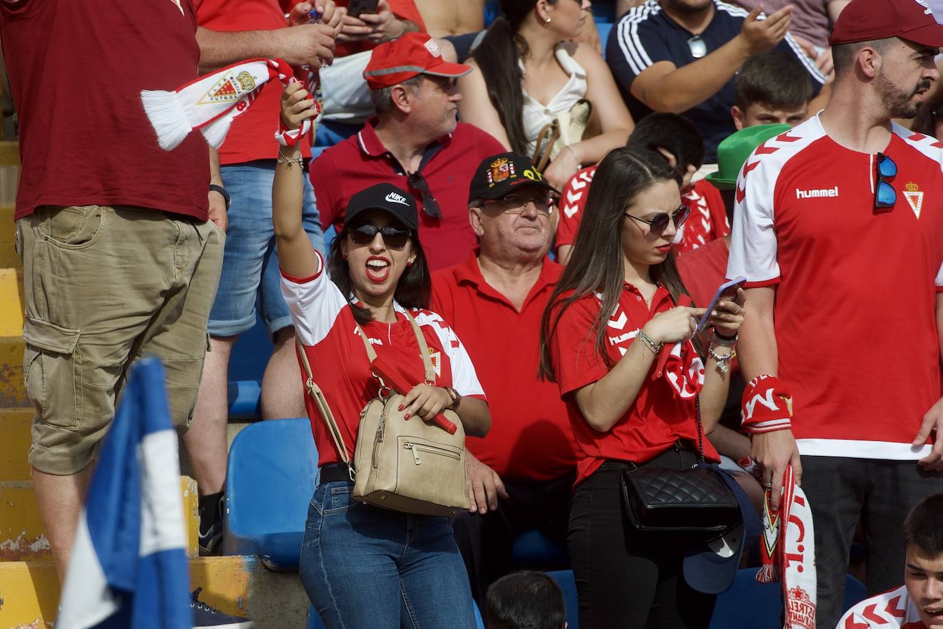 Fotos: La afición grana en la grada del Rico Pérez