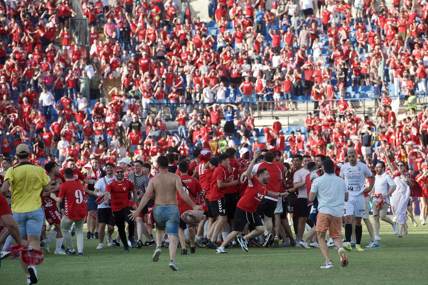 Fotos: La afición grana en la grada del Rico Pérez