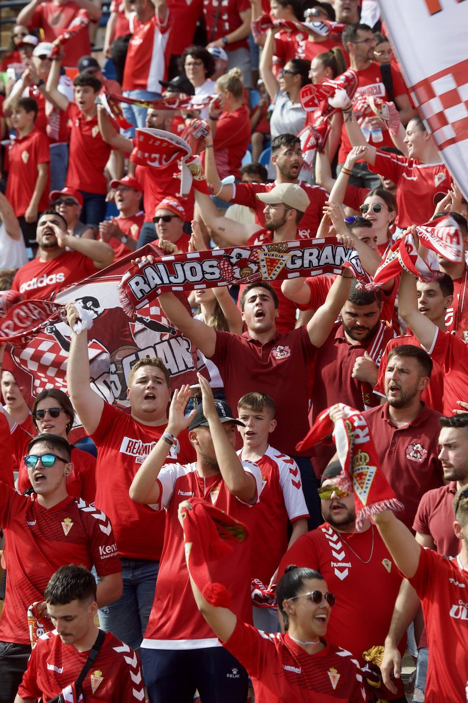 Fotos: La afición grana en la grada del Rico Pérez