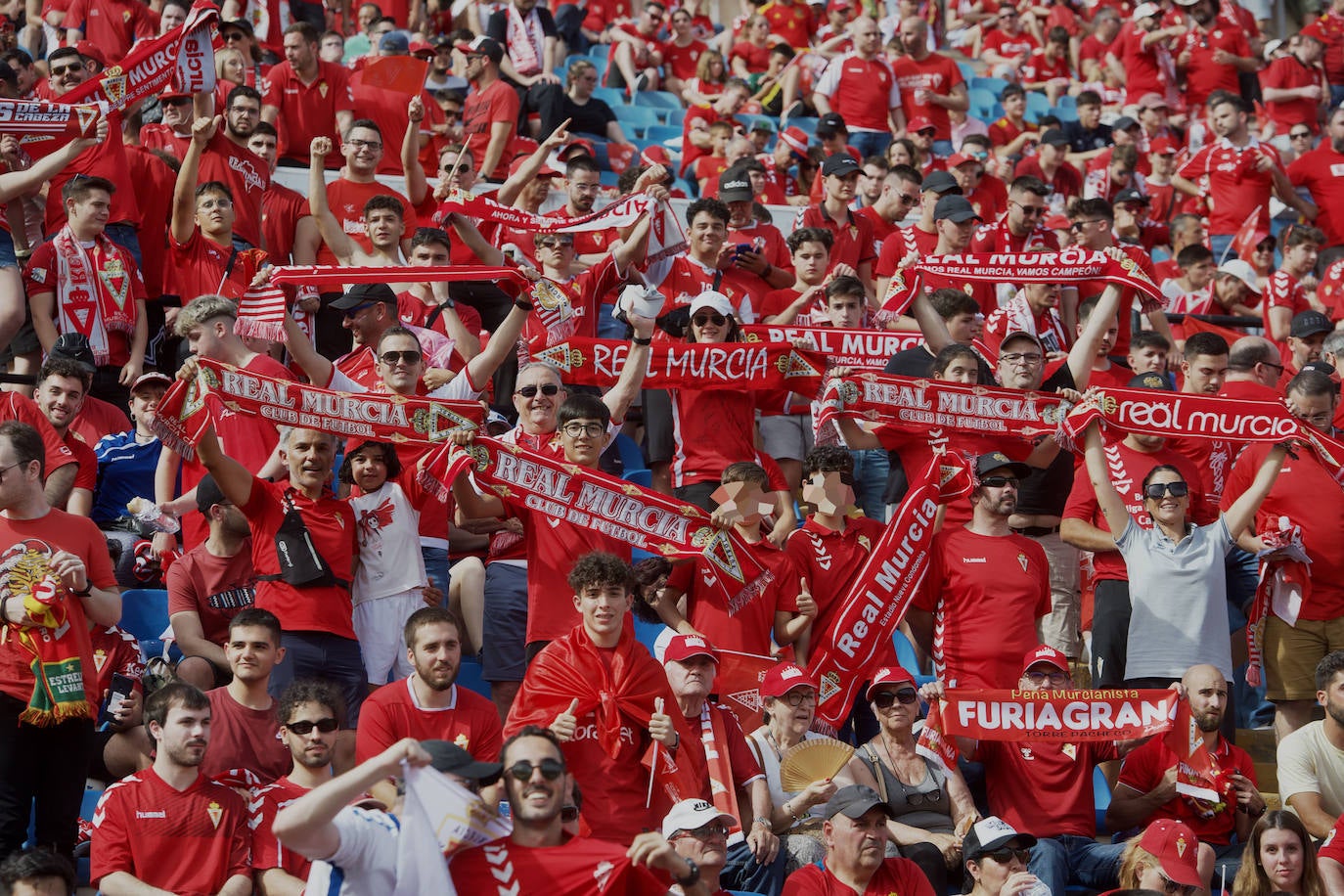 Fotos: La afición grana en la grada del Rico Pérez