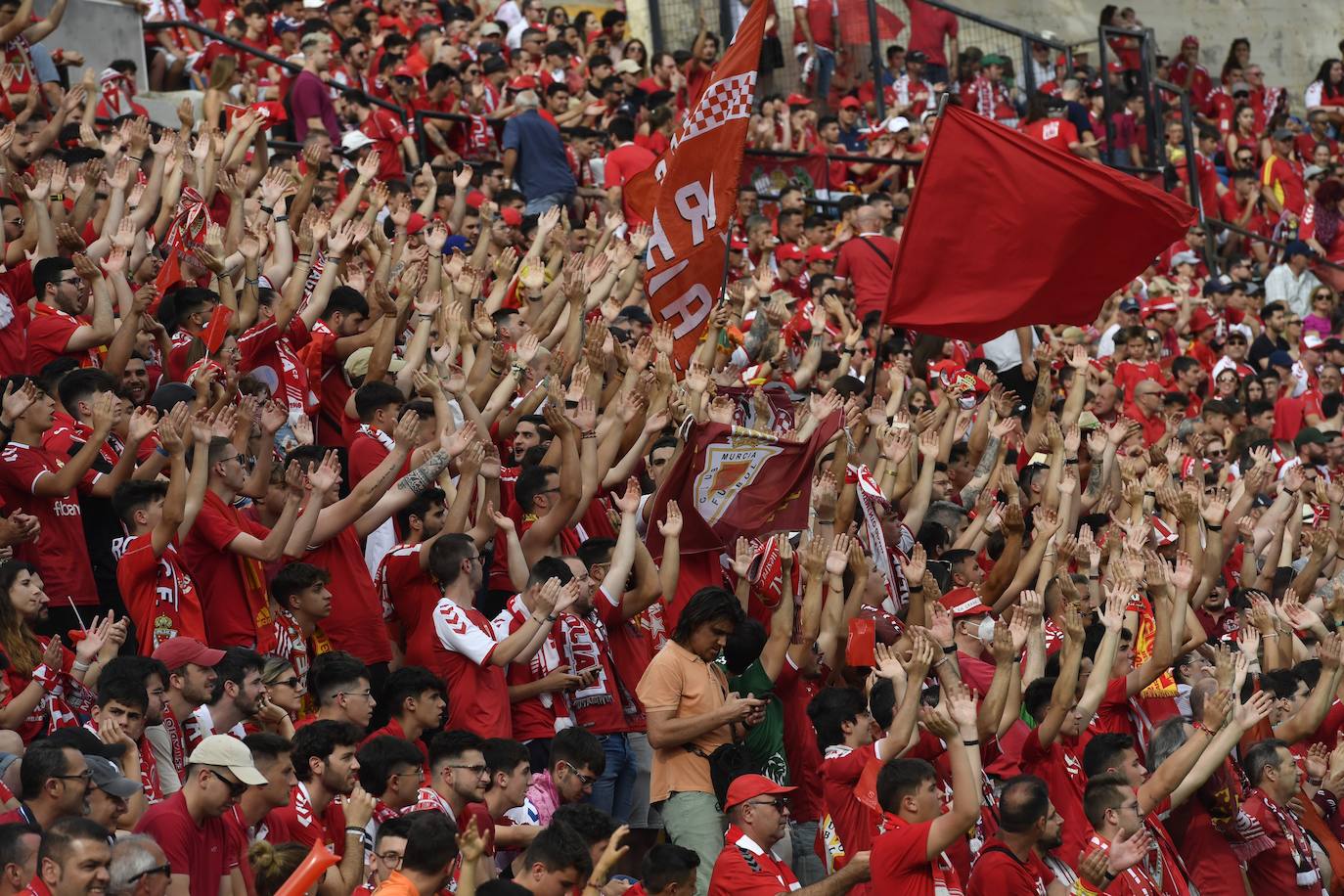 Fotos: La afición grana en la grada del Rico Pérez