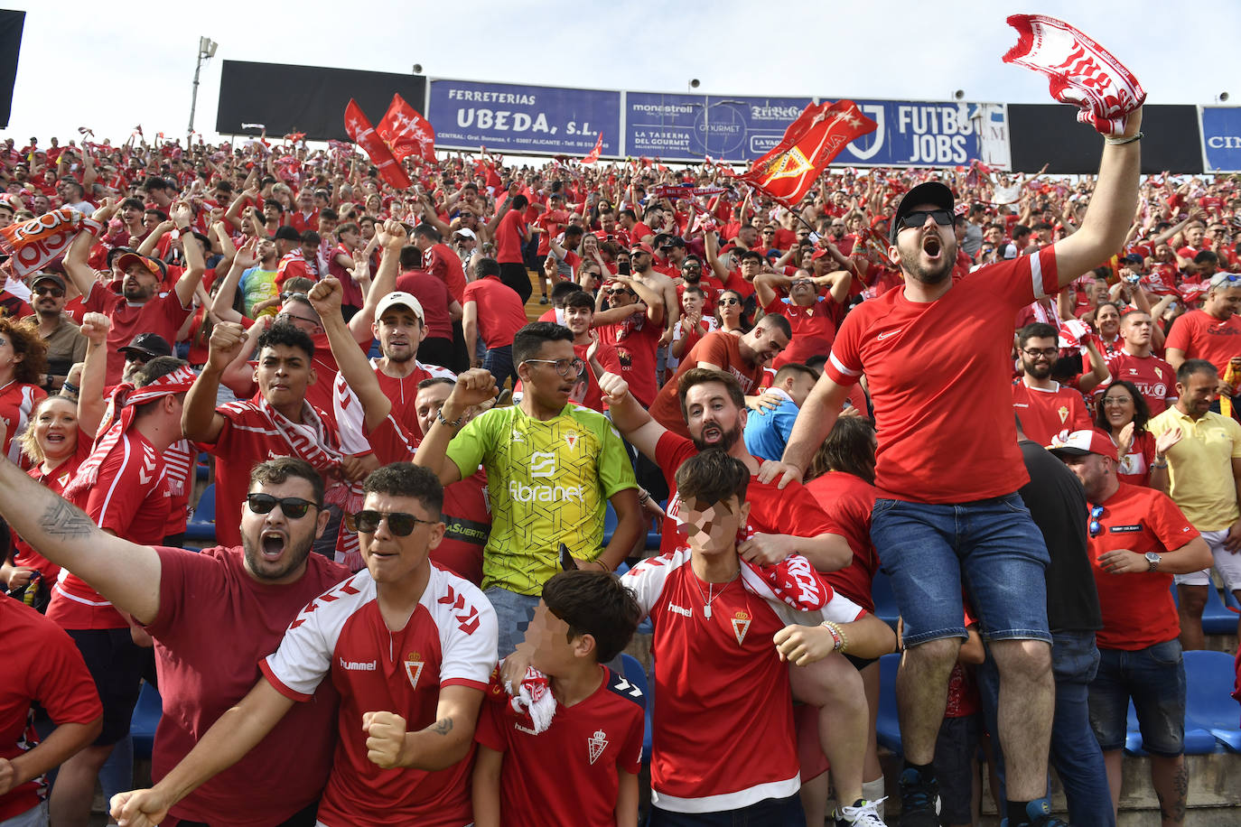 Fotos: La afición grana en la grada del Rico Pérez