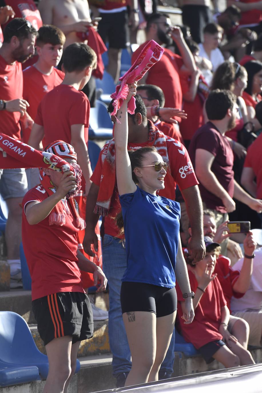 Fotos: La afición grana en la grada del Rico Pérez